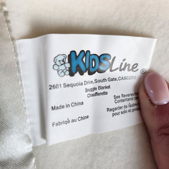 Kids Line baby blanket white with satin trim - Picture 3 of 7